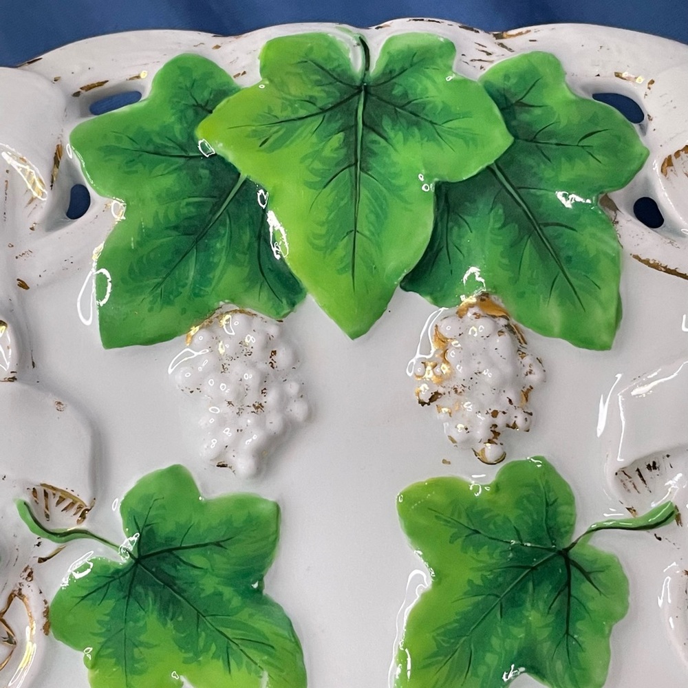 Antique MEISSEN green grape vine/leaves plate. Raised design. Made in Germany. - Picture 10 of 11